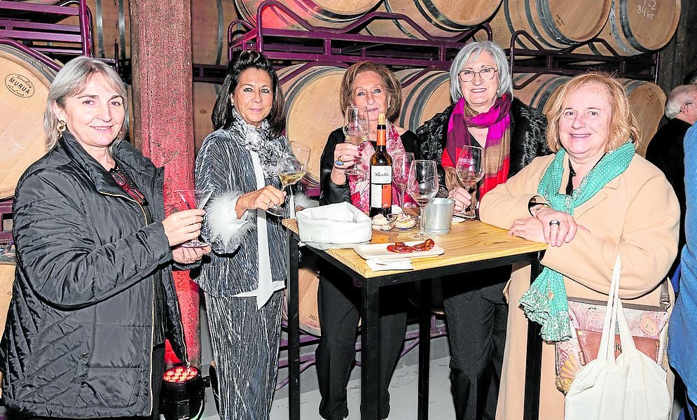 Rosa Iraolagoitia, María José Yagüe, Paqui, Teodora y Luisa Rodríguez se reunieron para celebrar con Diario LARIOJA.