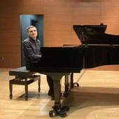 El pianista rumano Iulian Ionut.