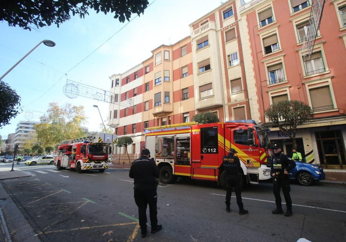 Atendido un hombre por inhalación de humo en un incendio en Pérez Galdós