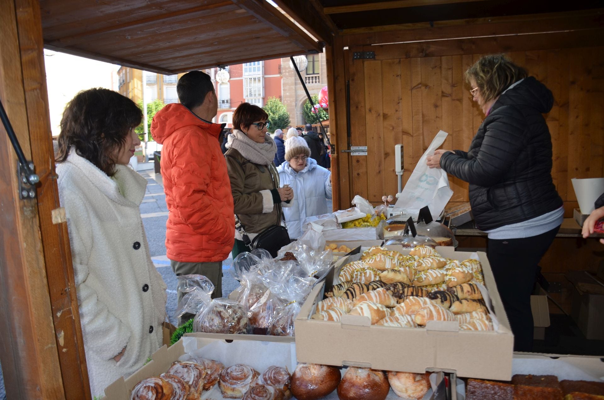 Mañana de mercado navideño en Calahorra