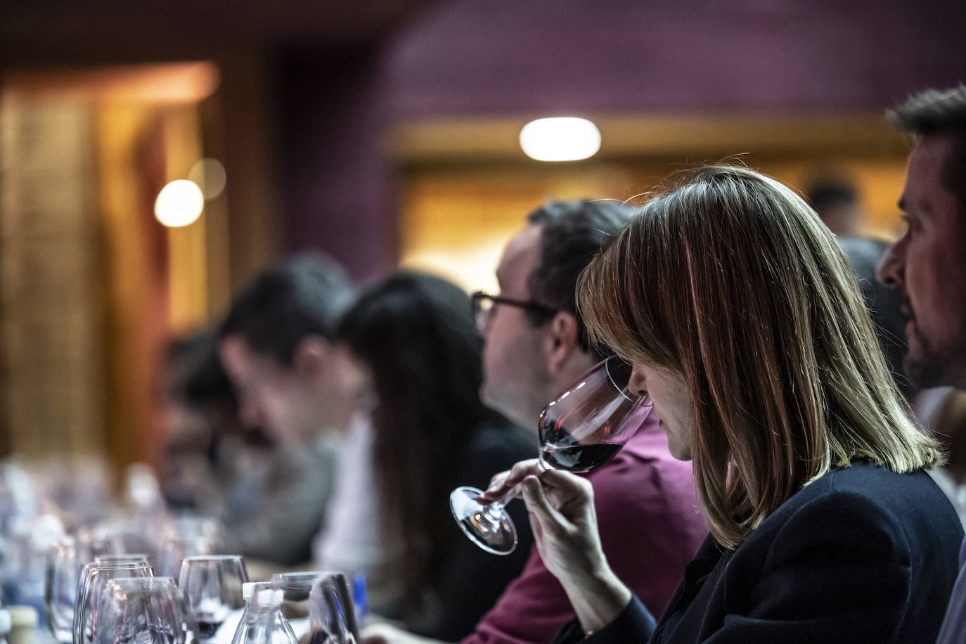 La cata con repóquer de vinos y de bodegueros, en imágenes