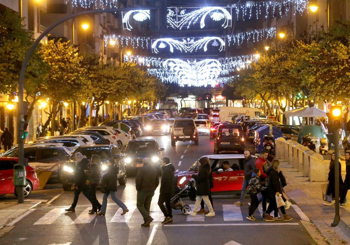 Imagen principal - Una Navidad menos casera y más consumista