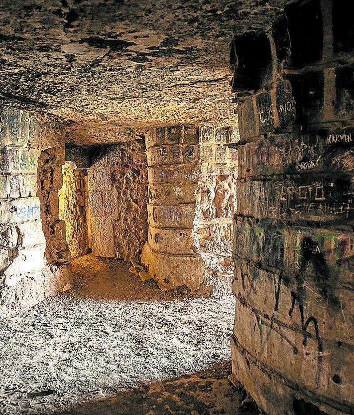 Imagen secundaria 2 - &#039;Los ojos del Ebro&#039;, olvidados y vandalizados