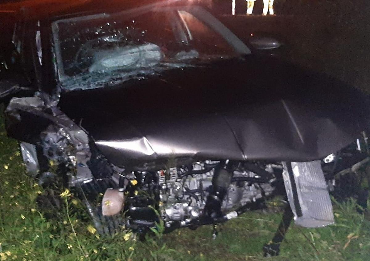 Imagen secundaria 1 - El estado de los coches tras la triple colisión.