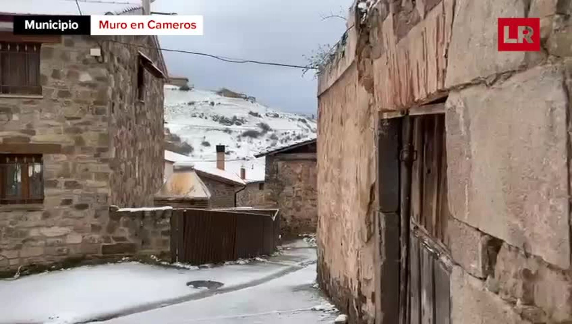 Muro de Cameros amanece nevada