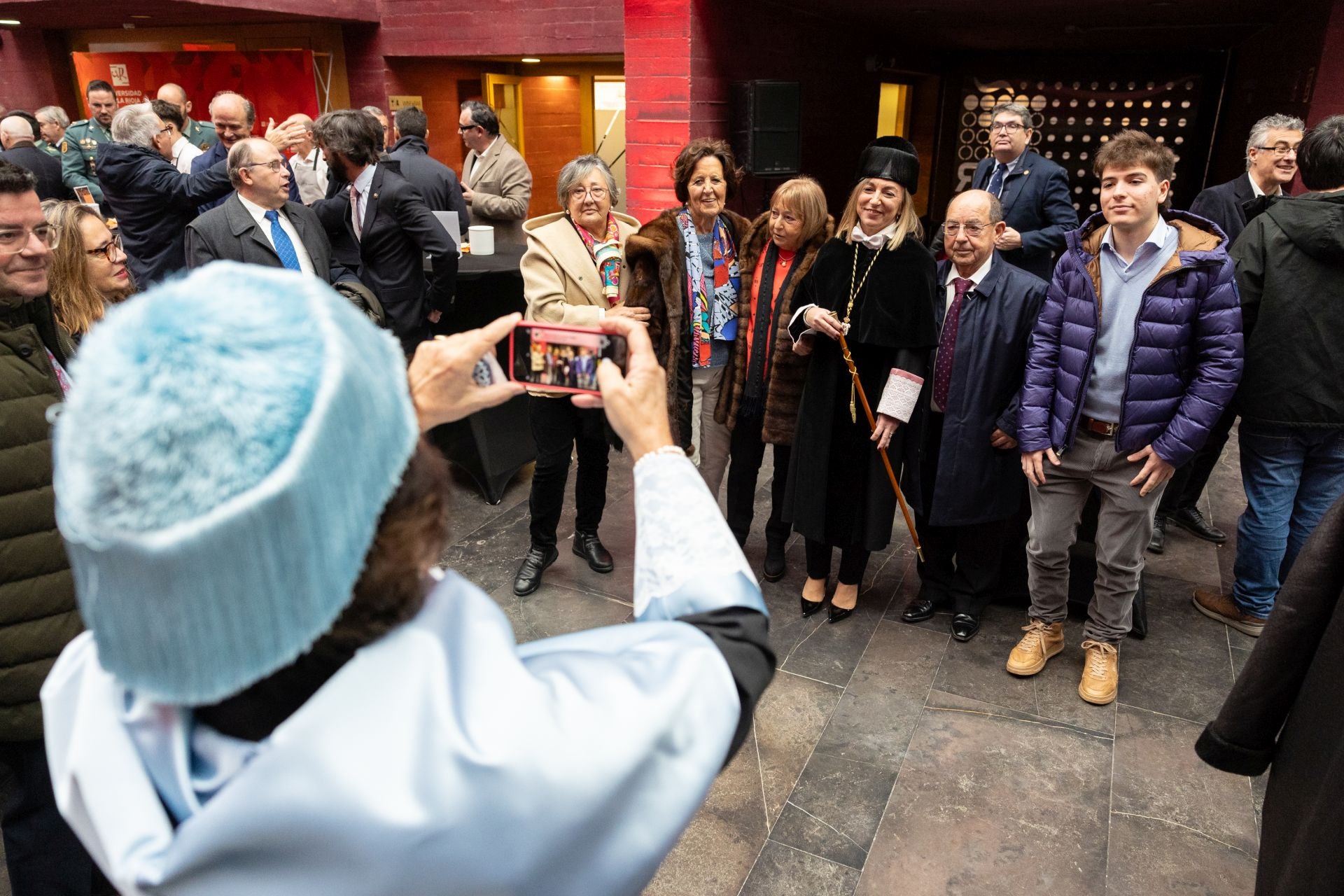 Eva Sanz toma posesión como nueva rectora de la Universidad de La Rioja