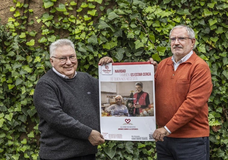 José Andrés Pérez y Carmelo Juárez, este miércoles en el patio trasero de la sede logroñesa de Cáritas La Rioja.