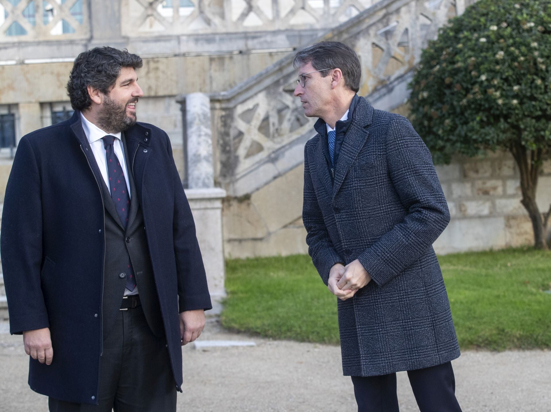 Capellán conversa con Fernando López Miras, presidente murciano. 