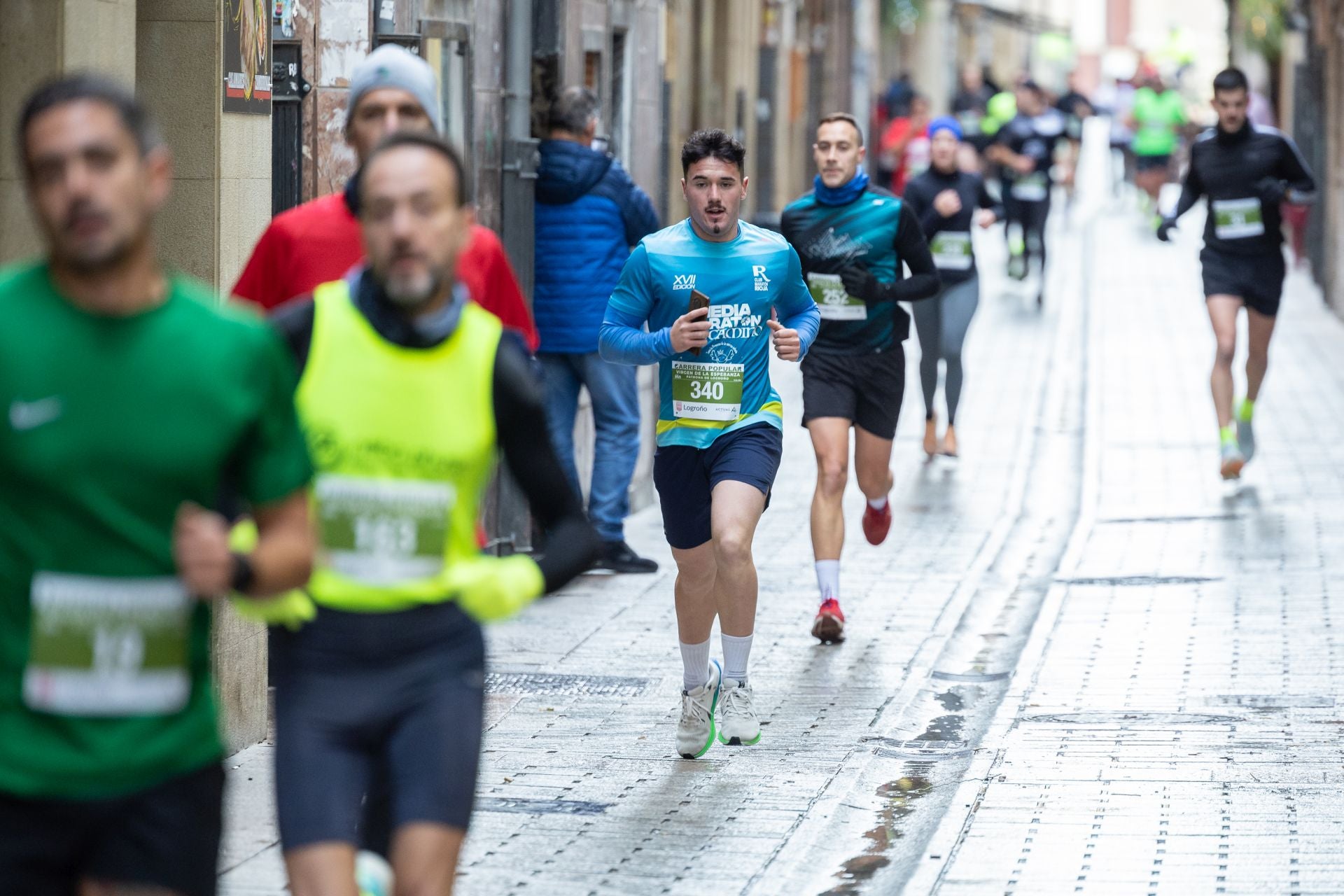 Iván Ganzabal y Eva Pascual ganan la Carrera Virgen de la Esperanza