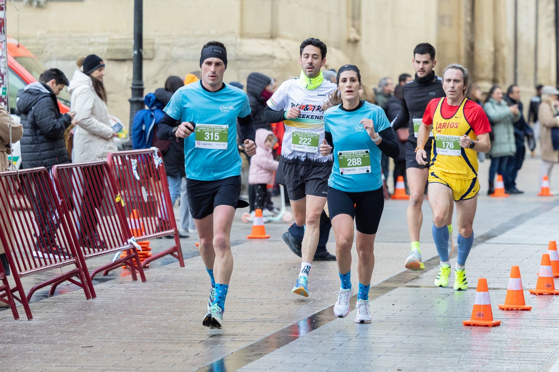 Iván Ganzabal y Eva Pascual ganan la Carrera Virgen de la Esperanza