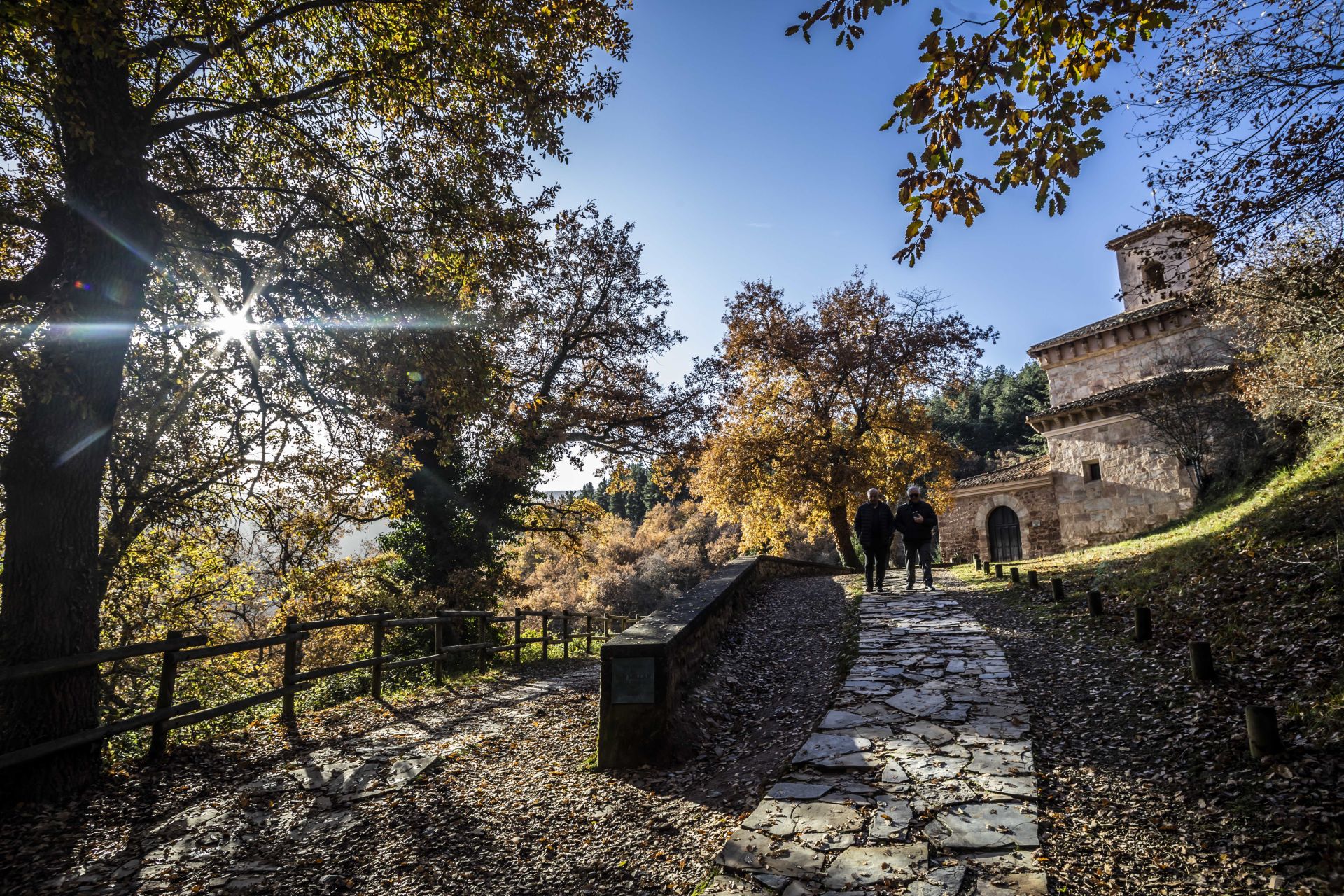 Imagen exterior del monasterio de Suso.