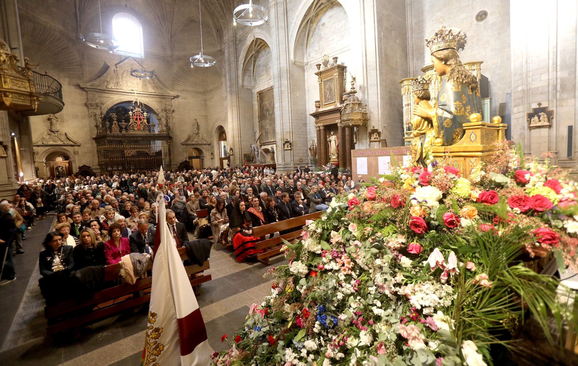 La procesión de la Virgen de la Esperanza, en imágenes