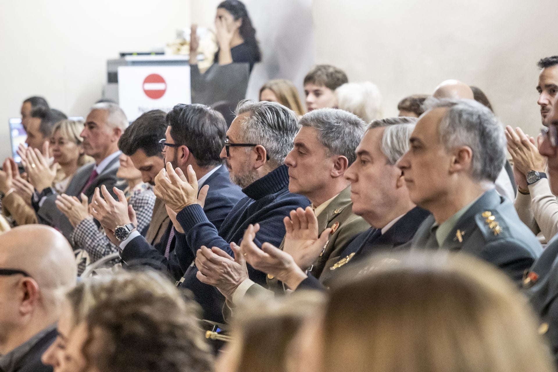 La entrega de la medalla de oro a cuatro exalcaldes de Logroño, en imágenes