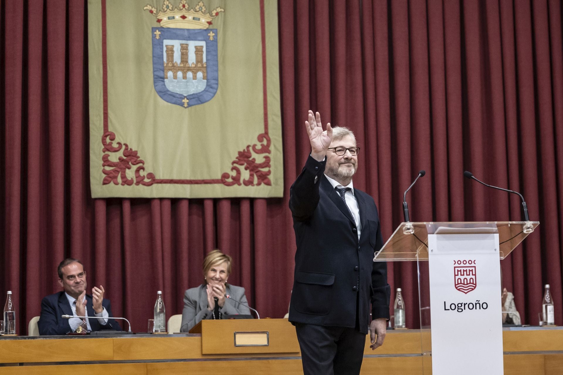 La entrega de la medalla de oro a cuatro exalcaldes de Logroño, en imágenes