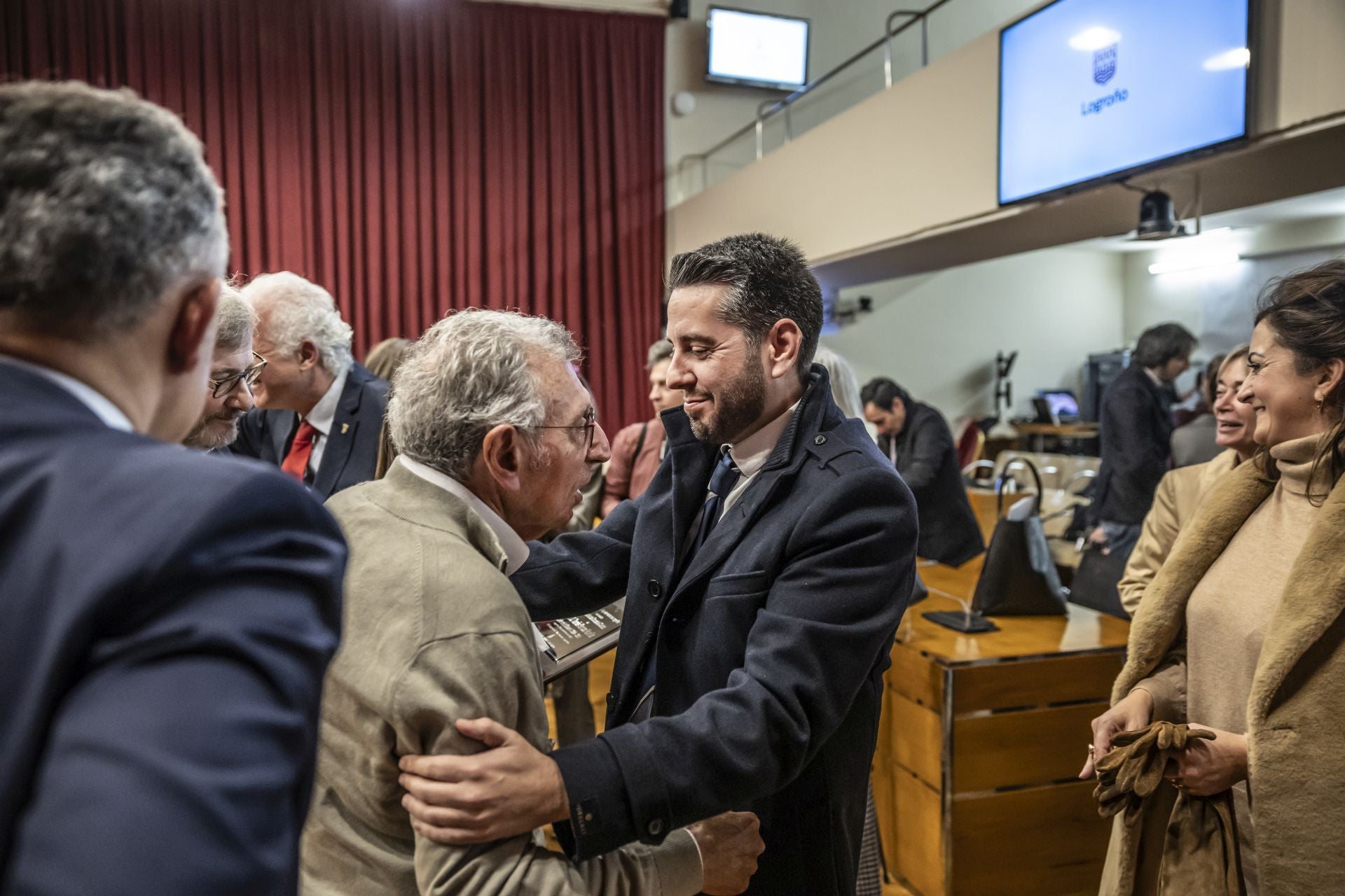 La entrega de la medalla de oro a cuatro exalcaldes de Logroño, en imágenes