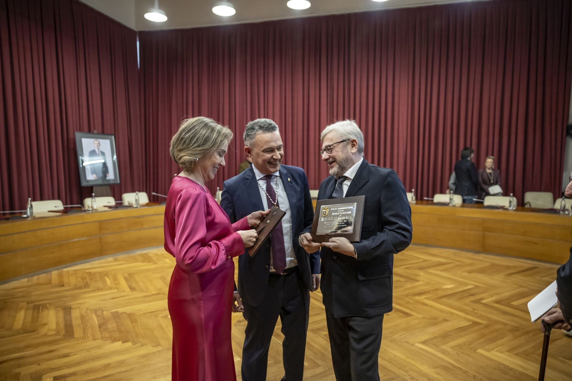 La entrega de la medalla de oro a cuatro exalcaldes de Logroño, en imágenes