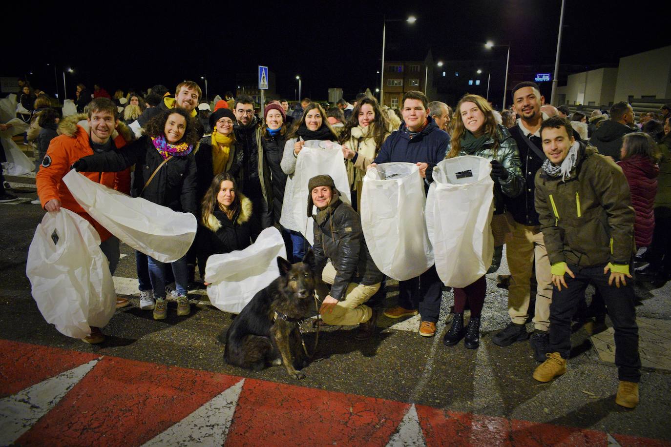 La &#039;Suelta de farolillos&#039; de Fuenmayor, en imágenes