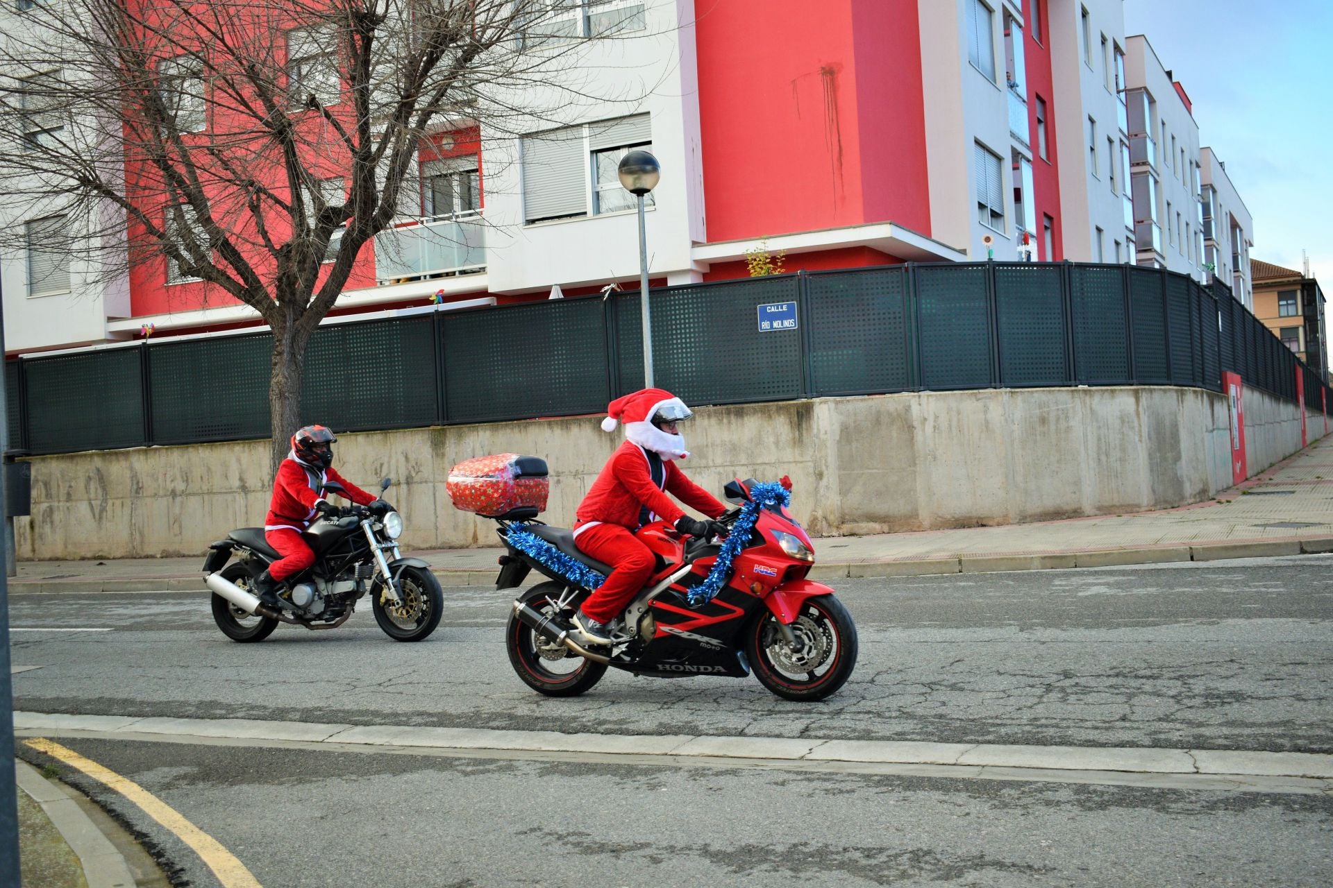 La llegada de Papá Noel en moto a Entre Ríos, en imágenes