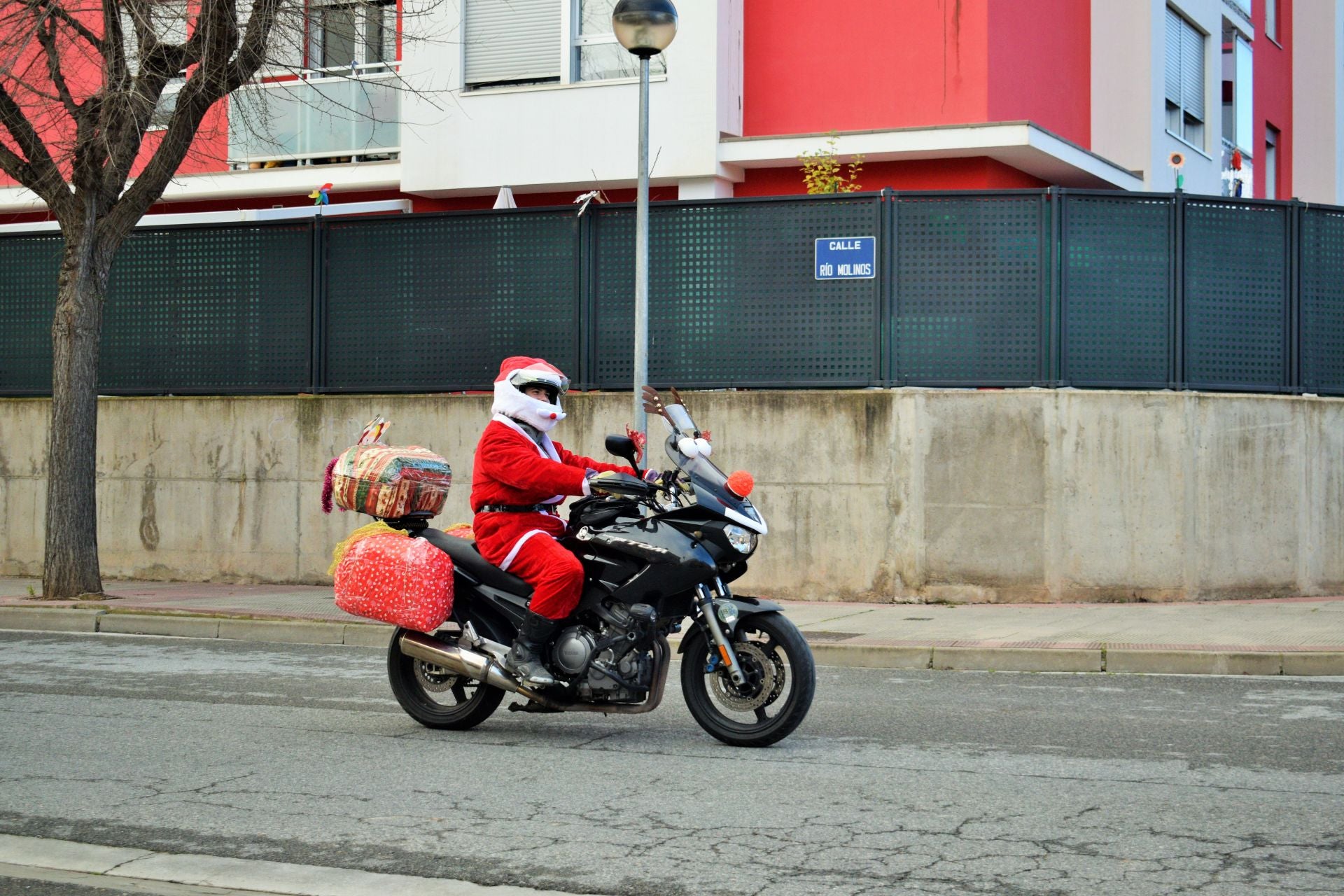 La llegada de Papá Noel en moto a Entre Ríos, en imágenes