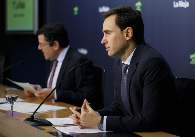 Los consejeros Daniel Osés y Alfonso Domínguez, en su comparecencia tras ala reunión del Consejo de Gobierno de este viernes.