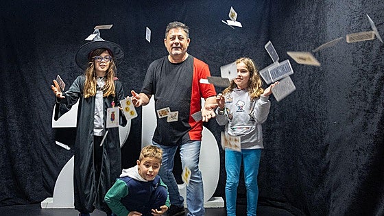 «En los talleres, además del truco, enseñamos teatralización»