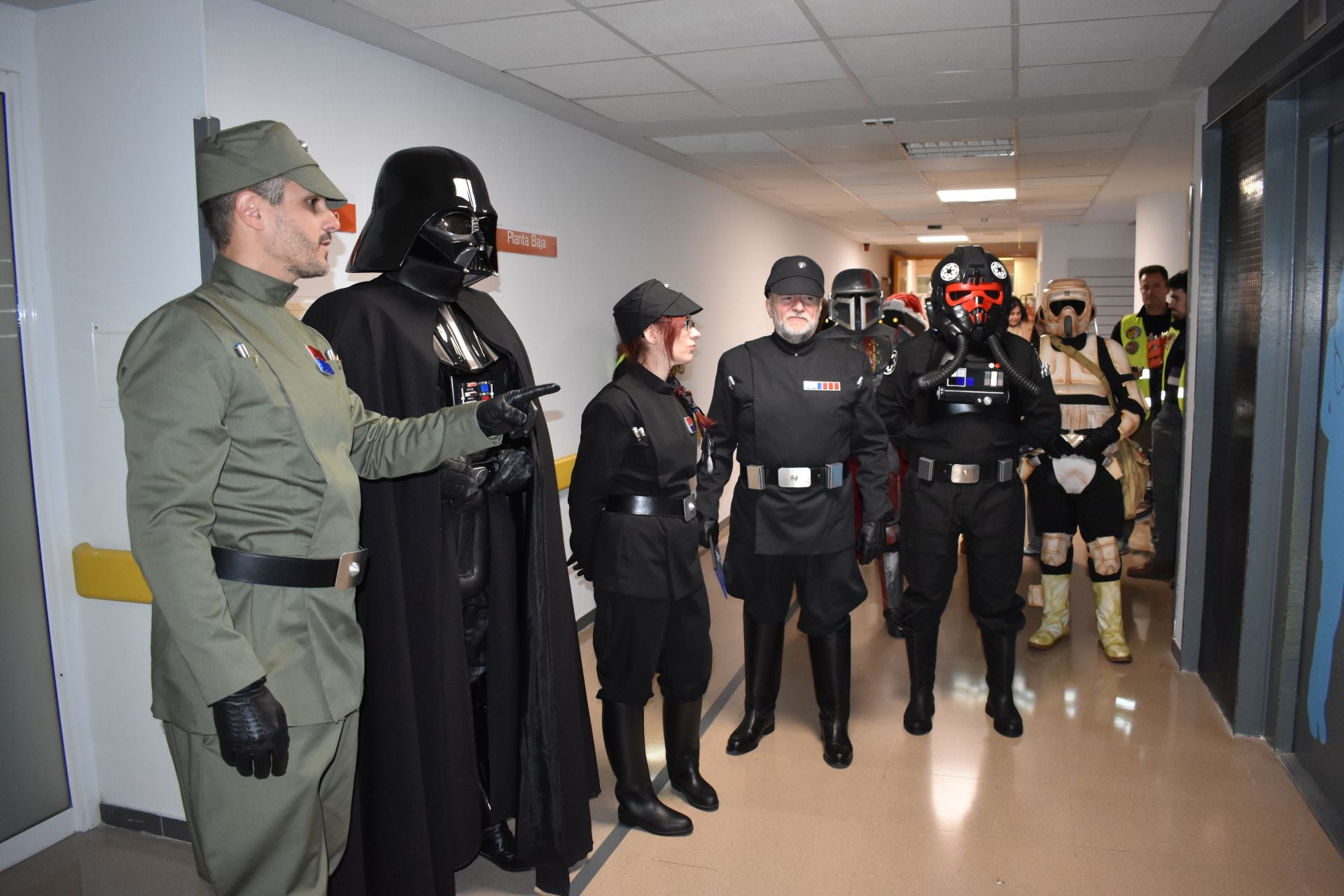 Los personajes de Star Wars visitan el Hospital de Calahorra