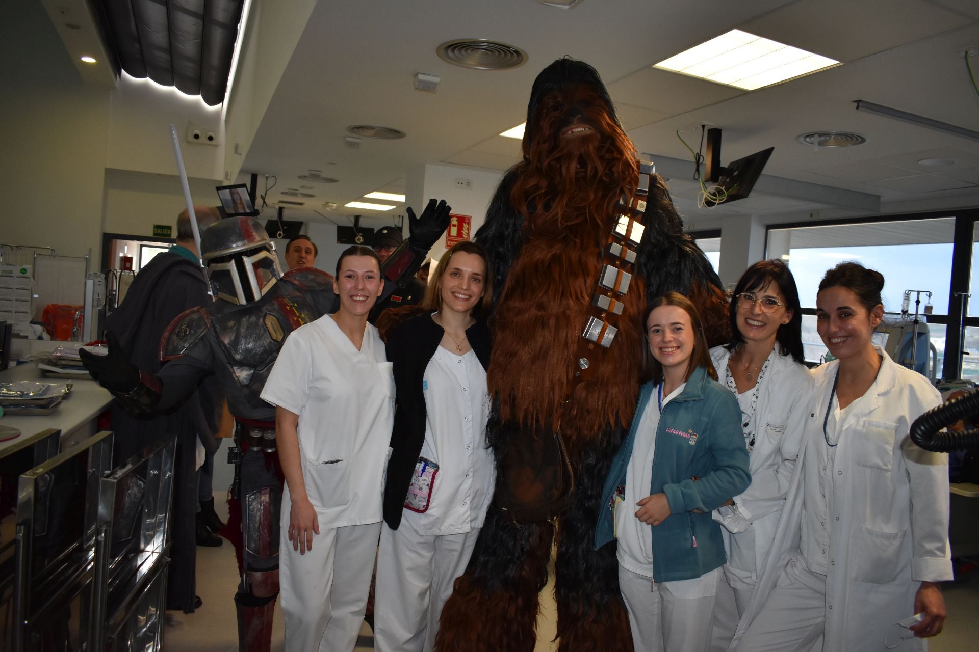 Los personajes de Star Wars visitan el Hospital de Calahorra