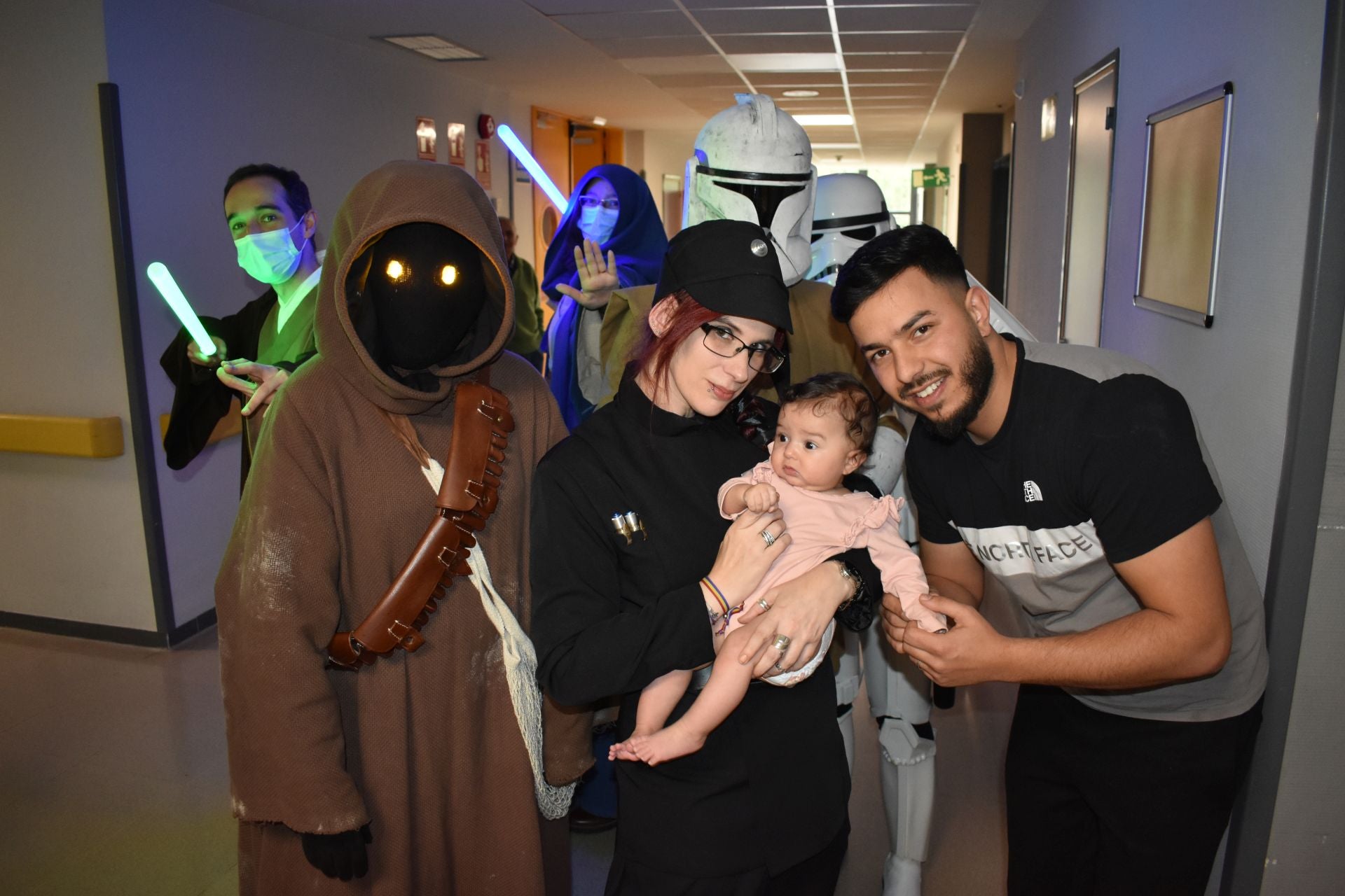 Los personajes de Star Wars visitan el Hospital de Calahorra