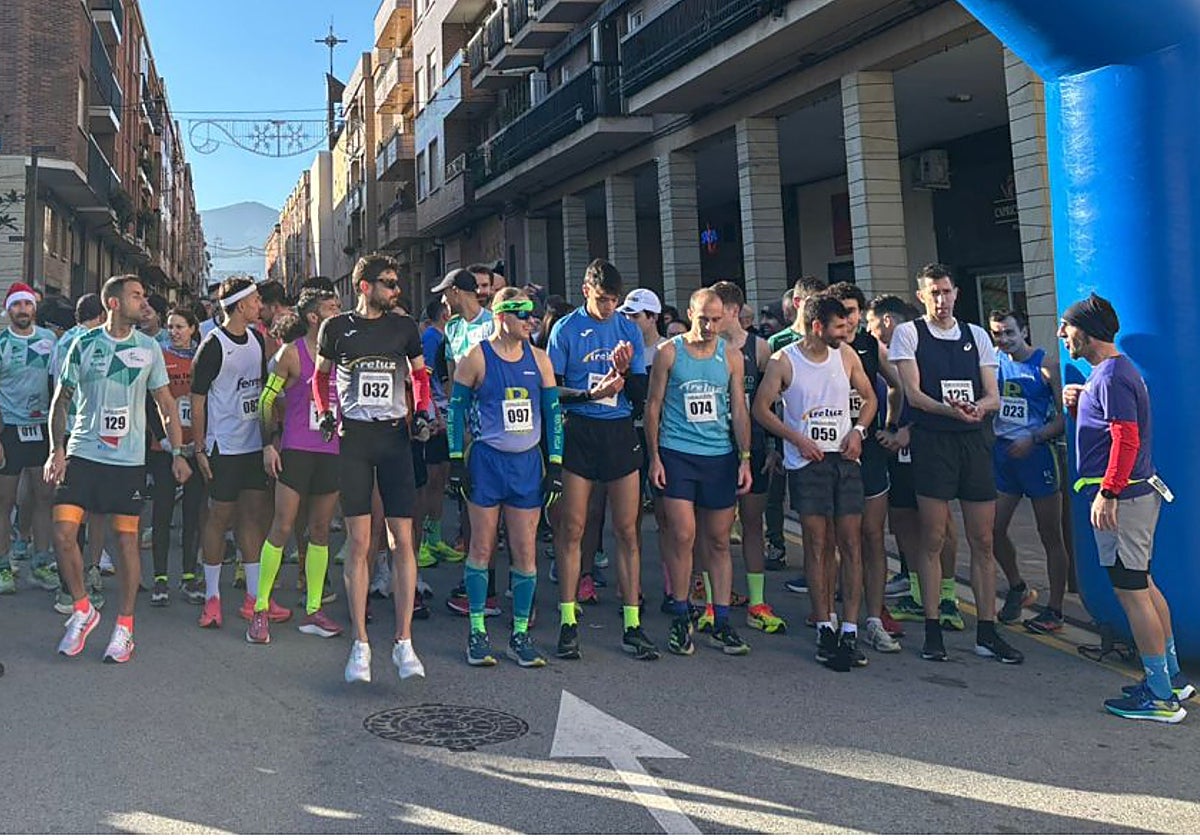 Línea de salida de la prueba, con Nacho Gacía (032) y Héctor Miguel Fuertes junto a Carlos Sancho (14).