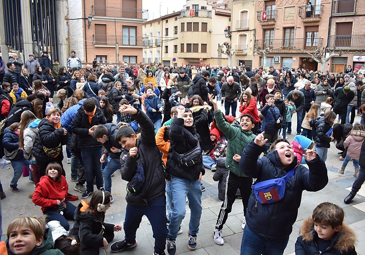 Aldeanueva lanza el cohete de las fiestas de invierno