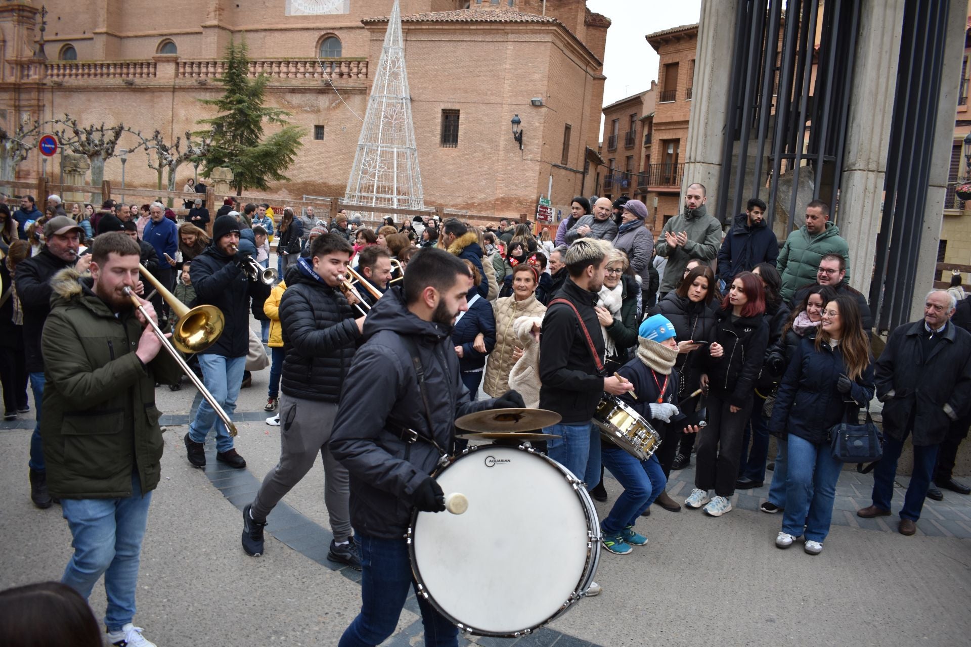 Aldeanueva lanza el cohete de las fiestas de invierno