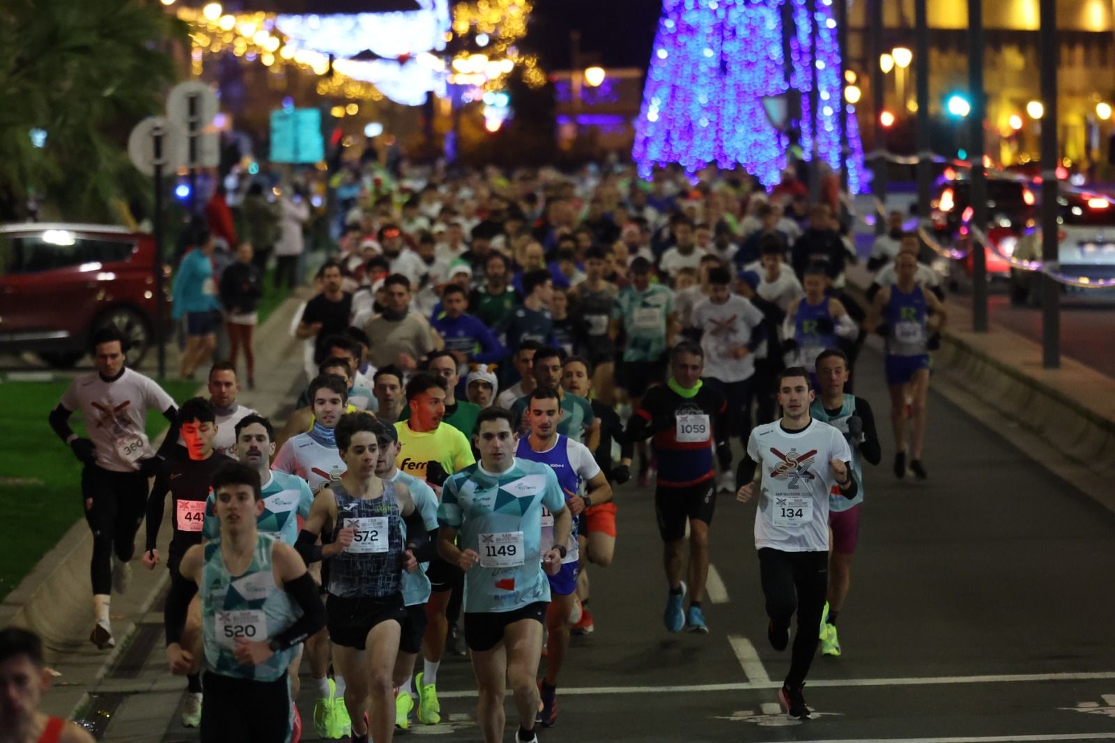 Los logroñeses llenan de nuevo las calles en la San Silvestre