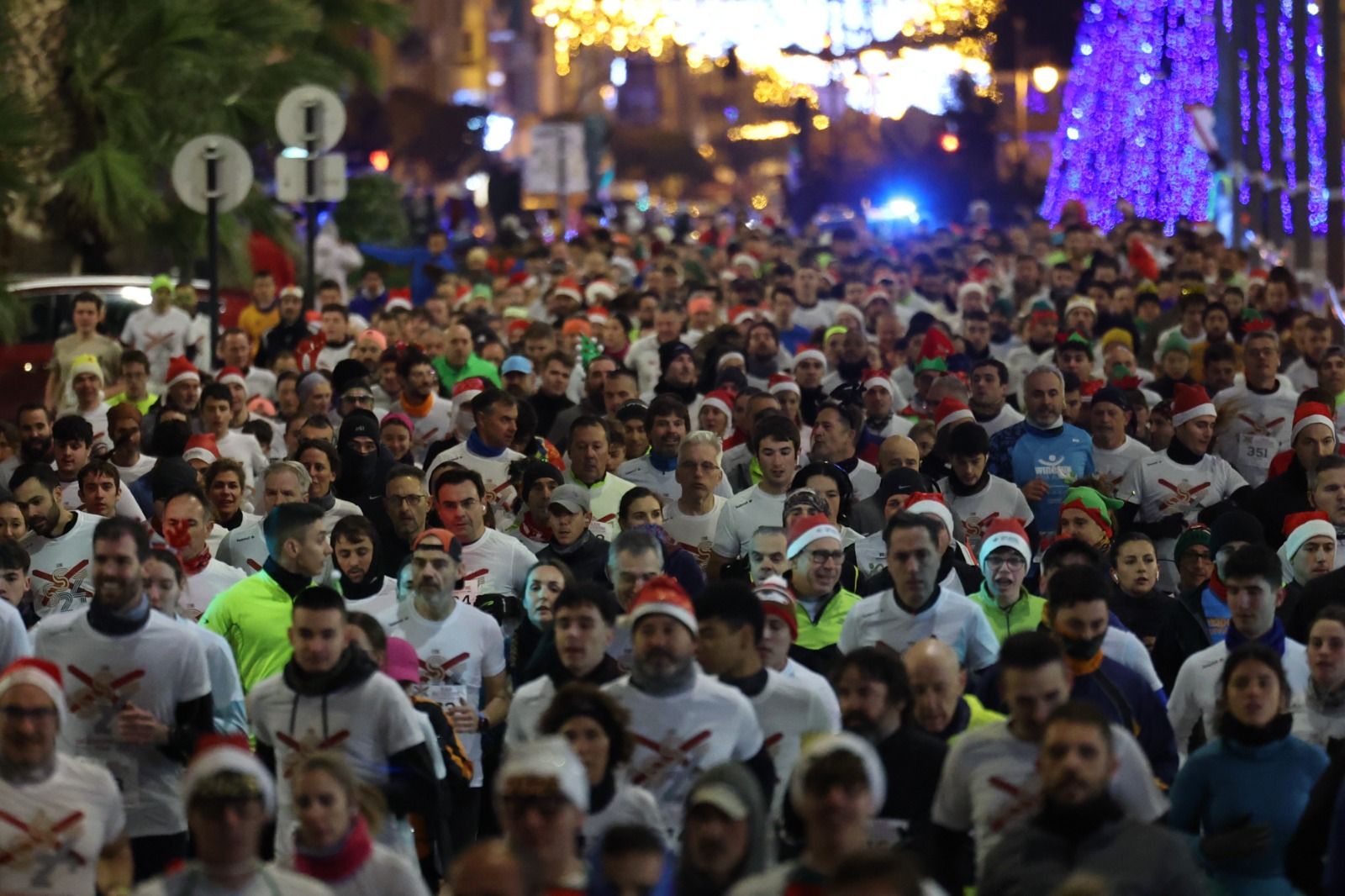 Los logroñeses llenan de nuevo las calles en la San Silvestre