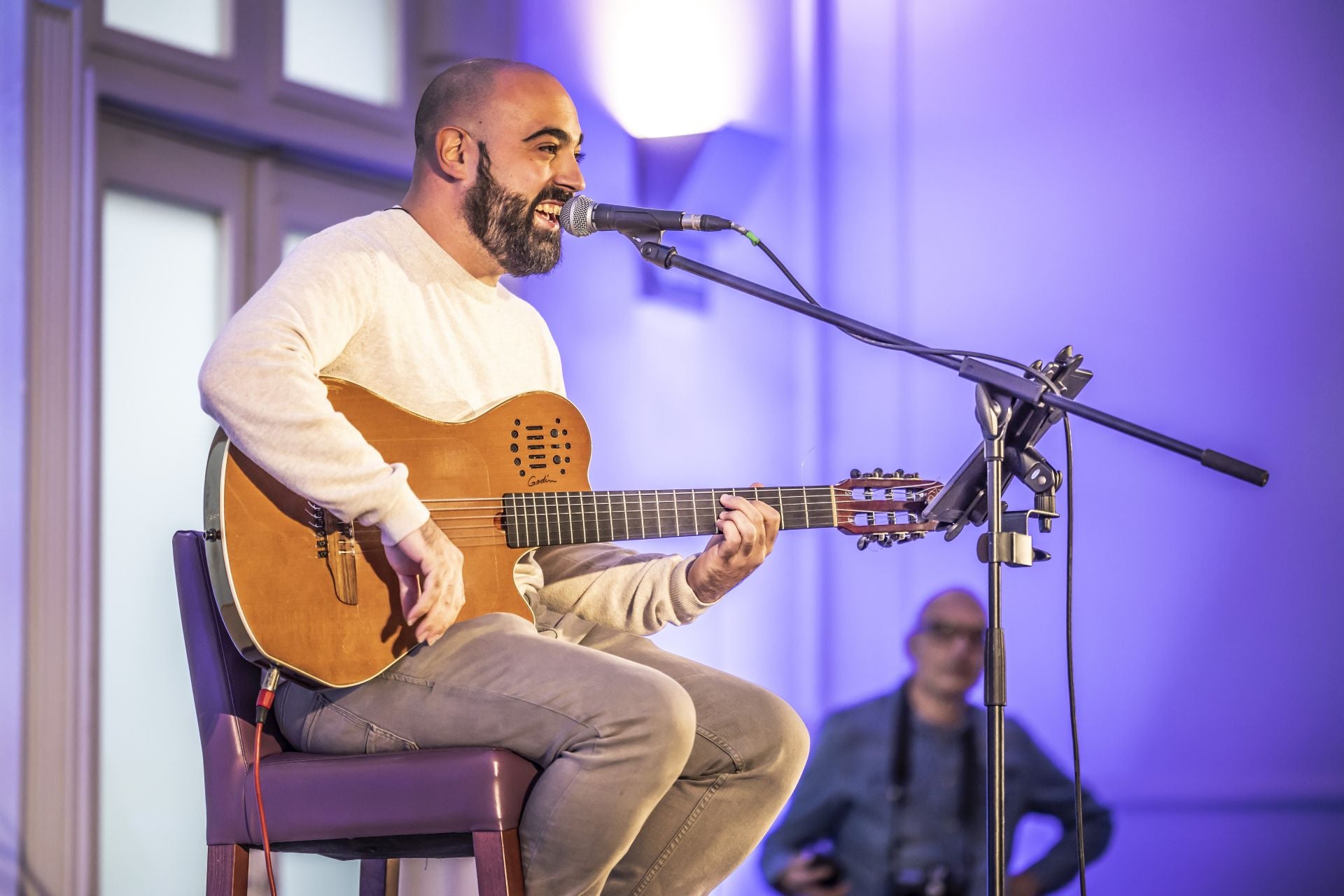 El flamenco de José Carlos Escobar, en el primer Café Cantante