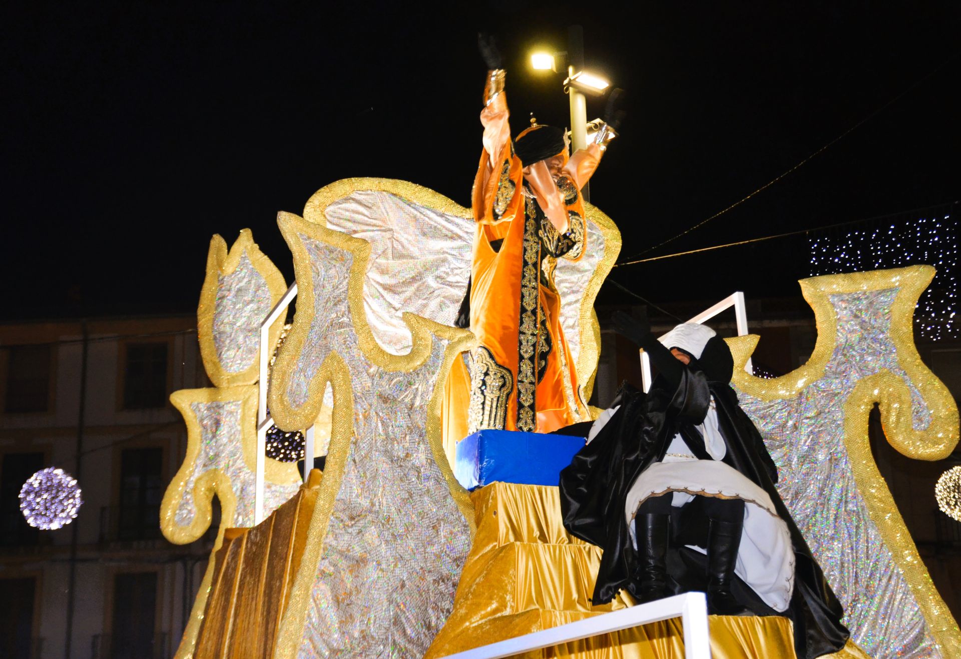 En la ciudad bimilenaria cientos de calagurritanos disfrutaron de la cabalgata