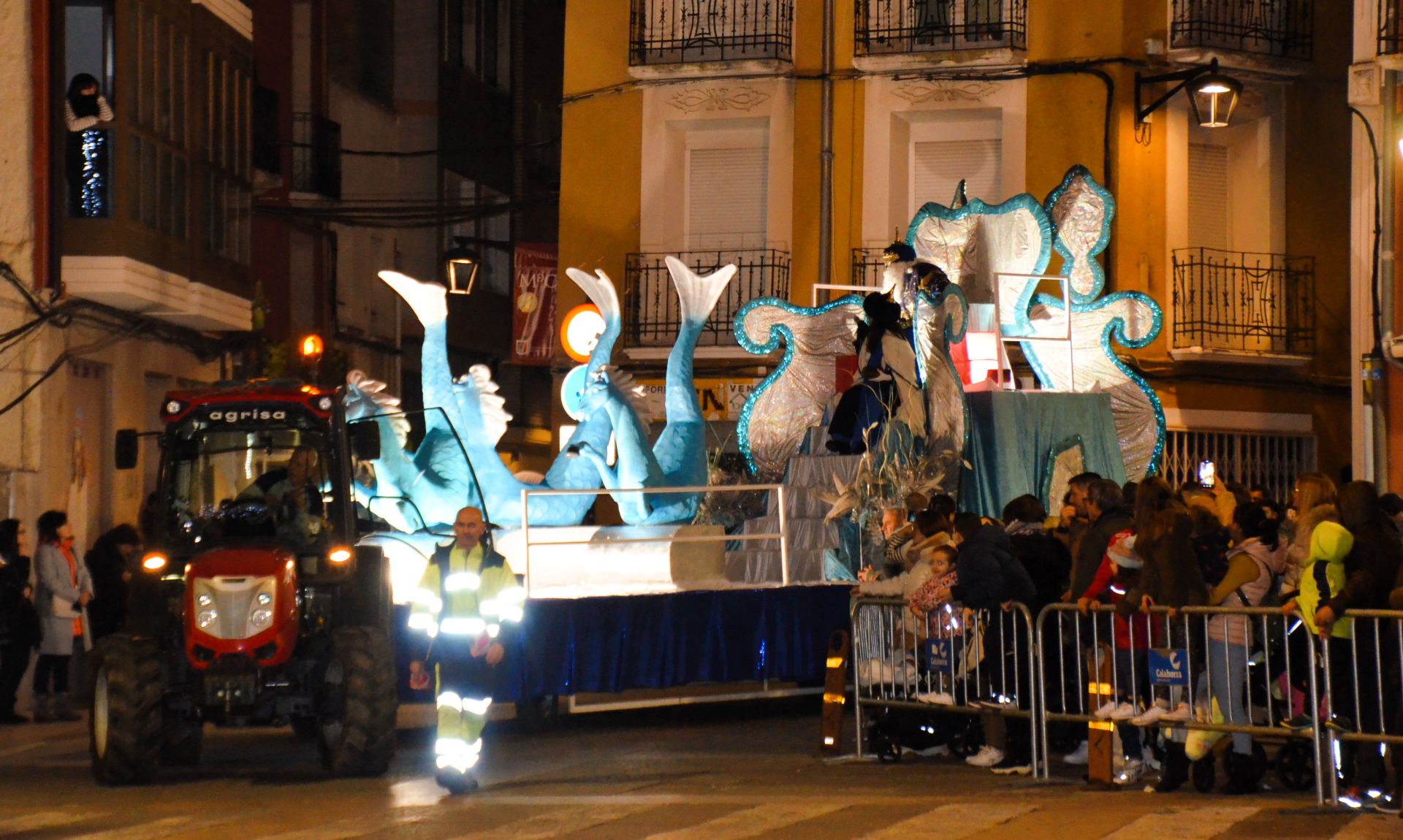 En la ciudad bimilenaria cientos de calagurritanos disfrutaron de la cabalgata