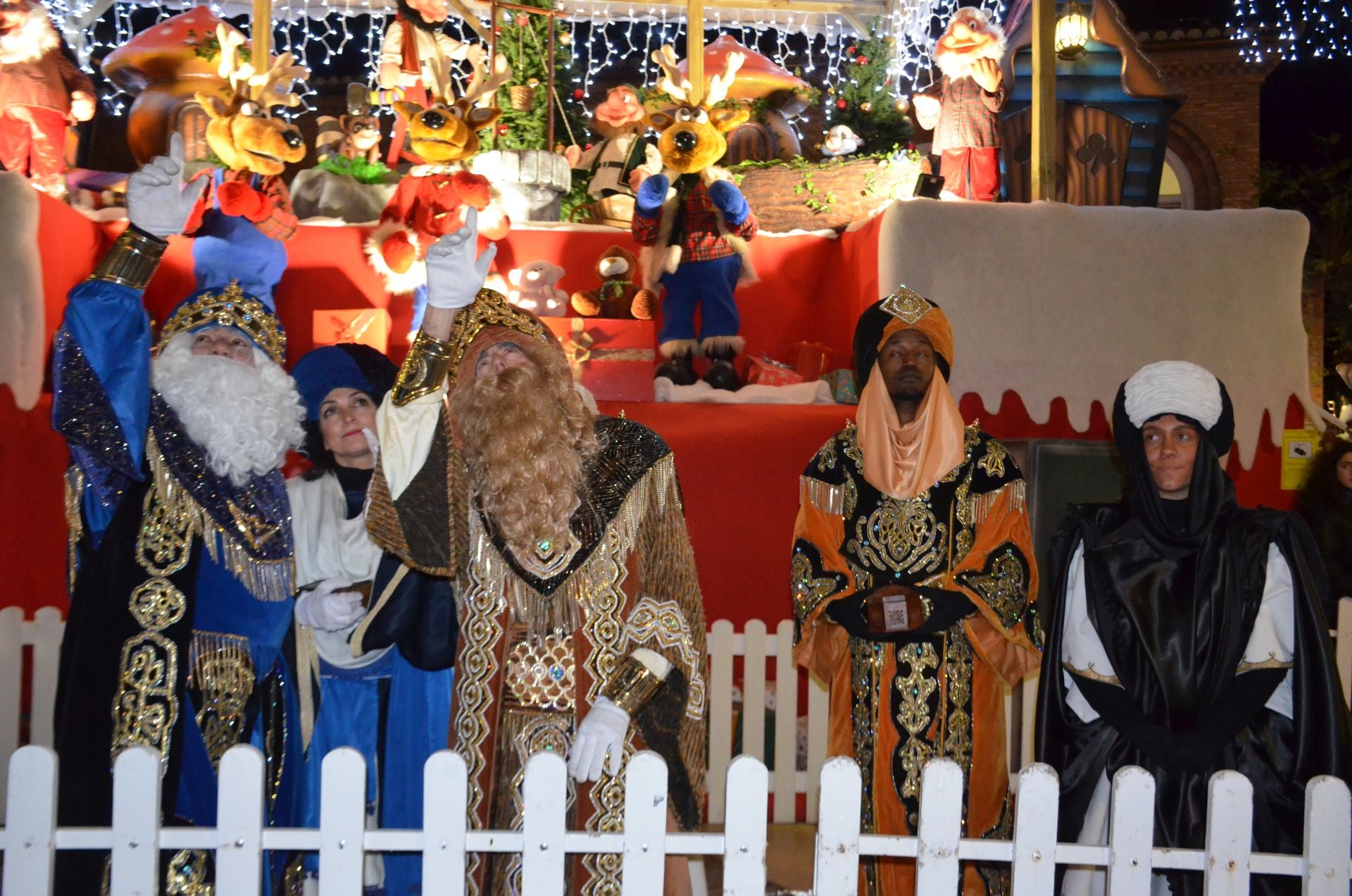 En la ciudad bimilenaria cientos de calagurritanos disfrutaron de la cabalgata