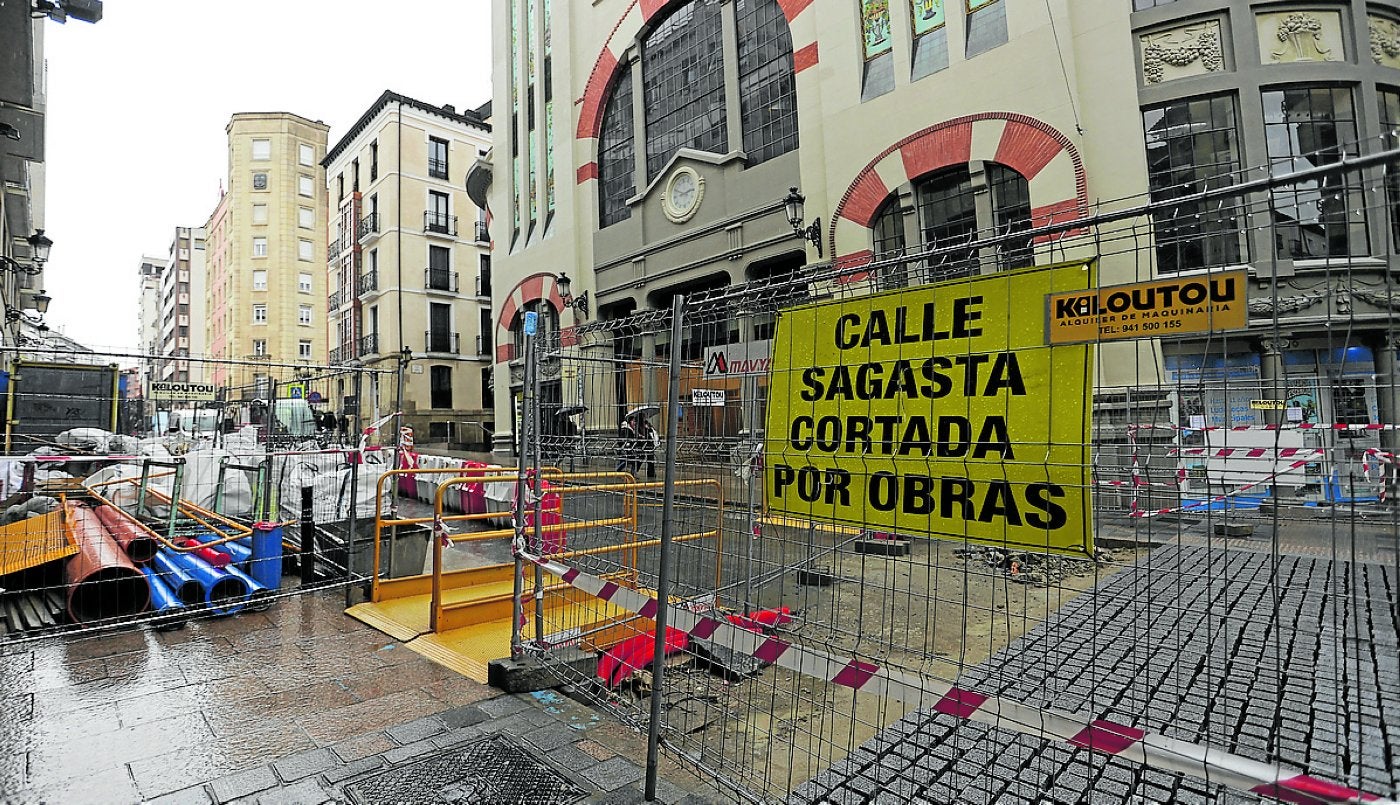 El proyecto incluía el almacén de reparto 'última milla' en la planta baja de la plaza de abastos.