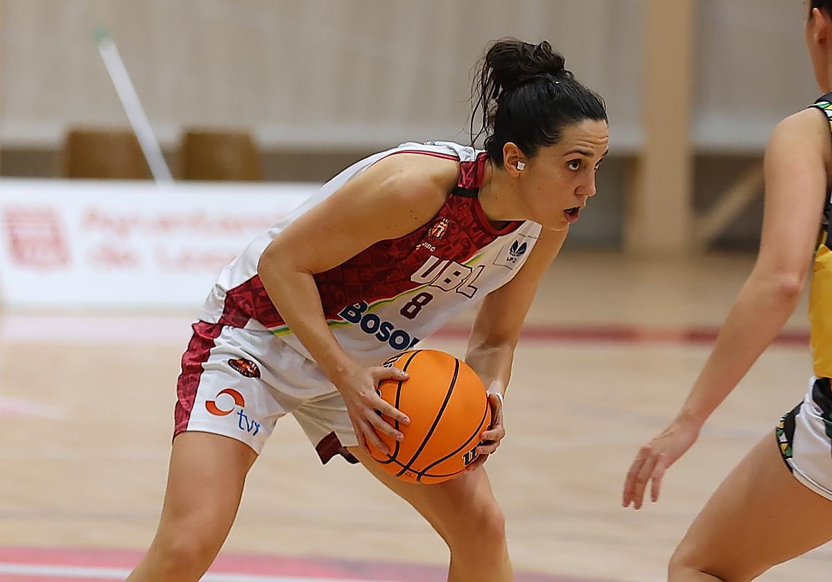 Elena Salcedo volvió a destacar en la anotación en el equipo riojano.
