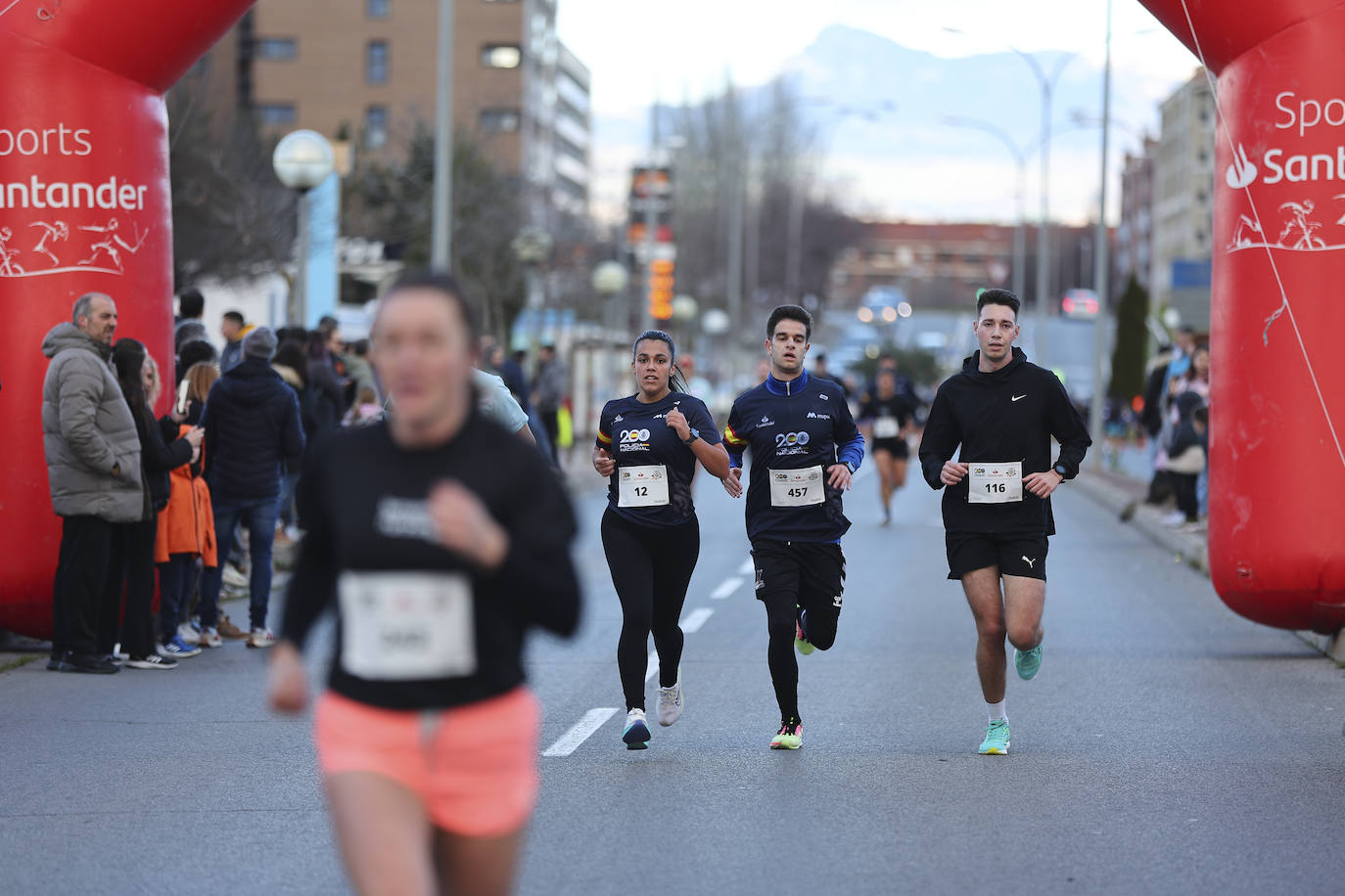 La carrera solidaria de la Policía Nacional en Logroño, en imágenes