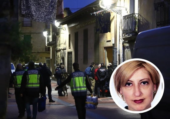 Momento en el que la policía accede al interior de la Iglesia Evangélica Filadelfia en la calle Las Escuelas.