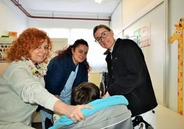 Pilar Arnedo, Silvia Maestre y Teresa Rodríguez, enfermeras escolares en el centro Marqués de Vallejo de Logroño.