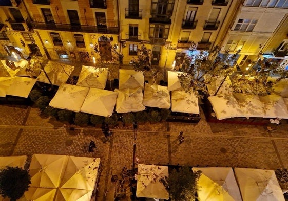 Terrazas en la calle Bretón de los Herreros, en Logroño.