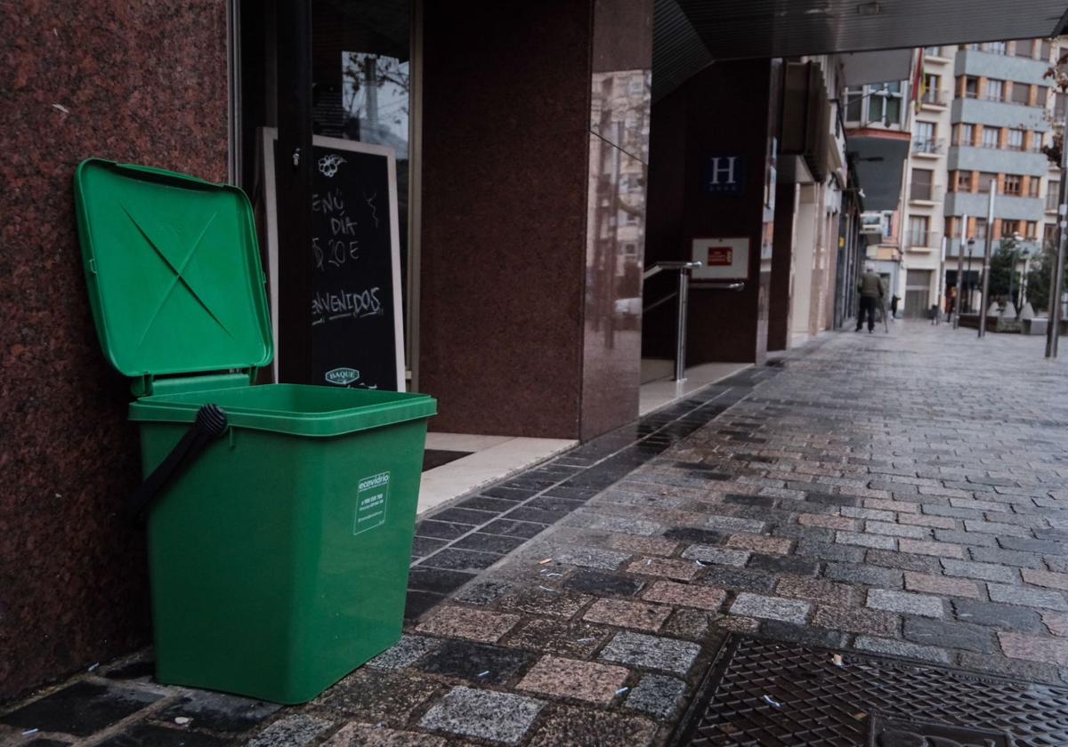 Logroño recupera 57,5 toneladas de vidrio en el estreno de la recogida puerta a puerta