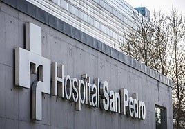 Herida una mujer de 54 años al chocar su patinete con un vehículo en Logroño