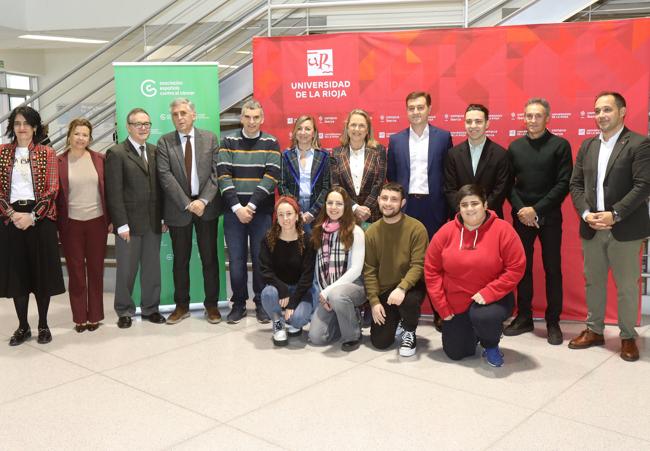 Asistentes al acto celebrado esta mañana en el Complejo Científico-Tecnológico de la UR.