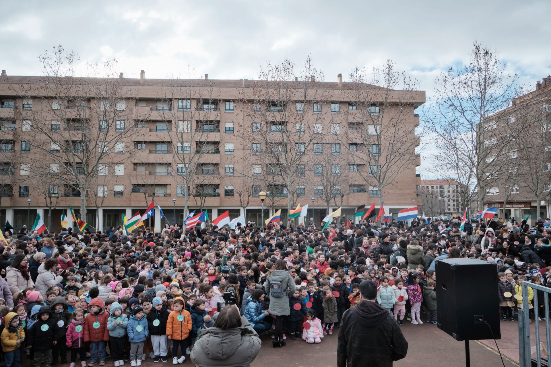 Cinco colegios logroñeses celebran el Día de La Paz en el Parque San Miguel