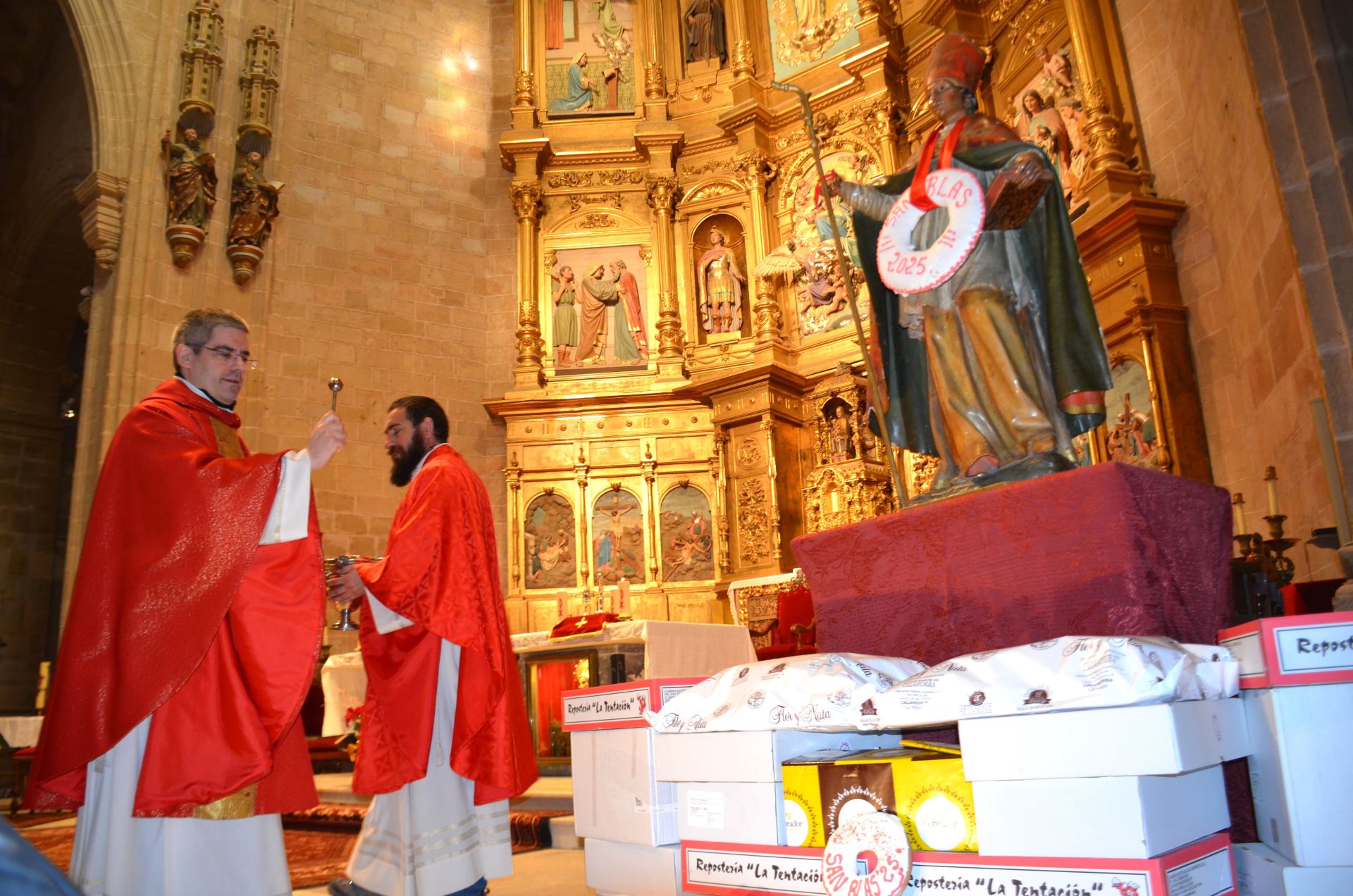 La tradicional bendición de roscos de San Blas