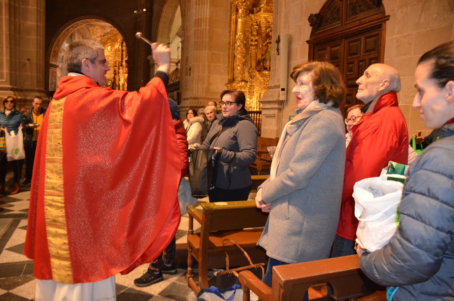 La tradicional bendición de roscos de San Blas