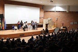 El teatro del CEPA de Nájera abarrota el IES Rey Don García